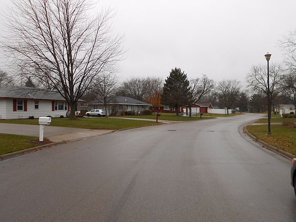 4th image of 8060 Grenadier Ave S