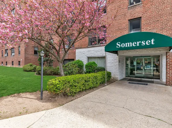 83-85 116th St #1F, Richmond Hill, NY 11418
