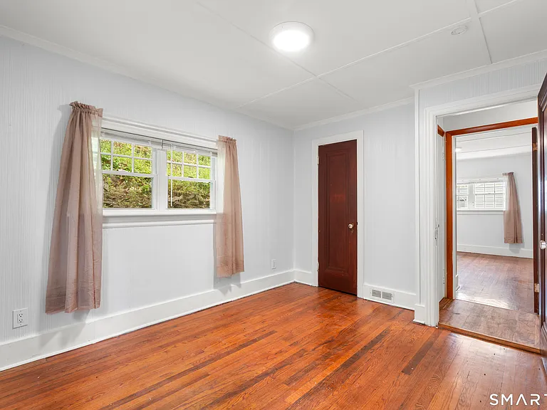 399 Hawthorne Ave — Photo 30