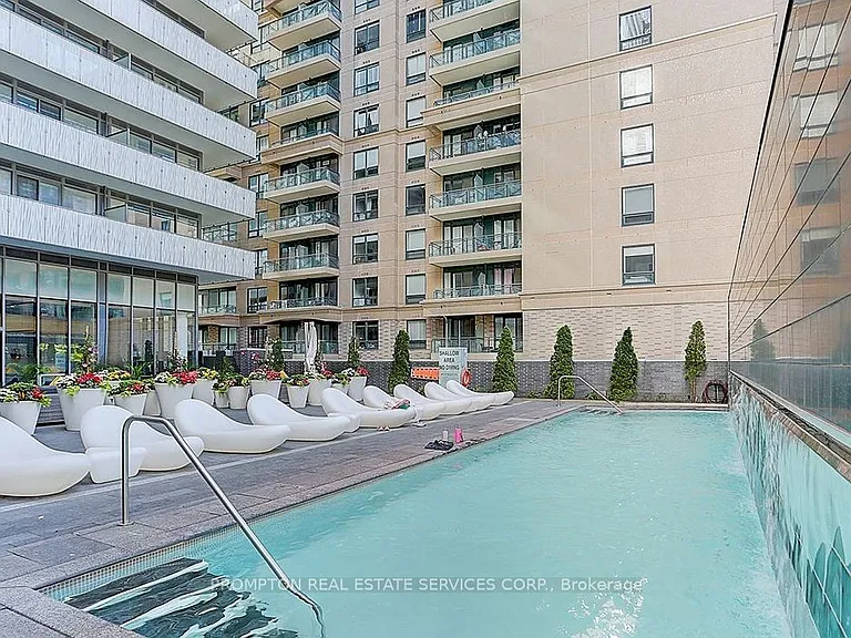42 Charles St E #607 — Photo 28