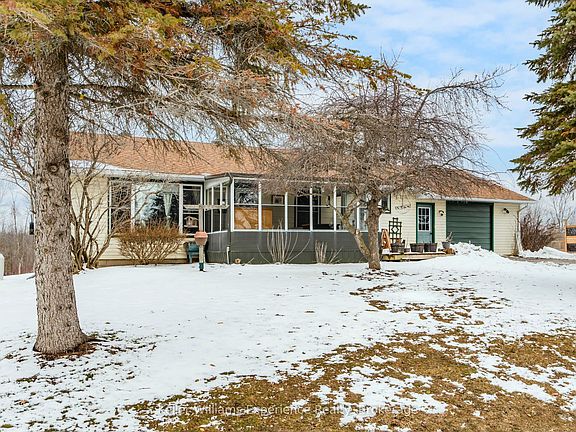 2nd image of 3928 Edgehill Rd