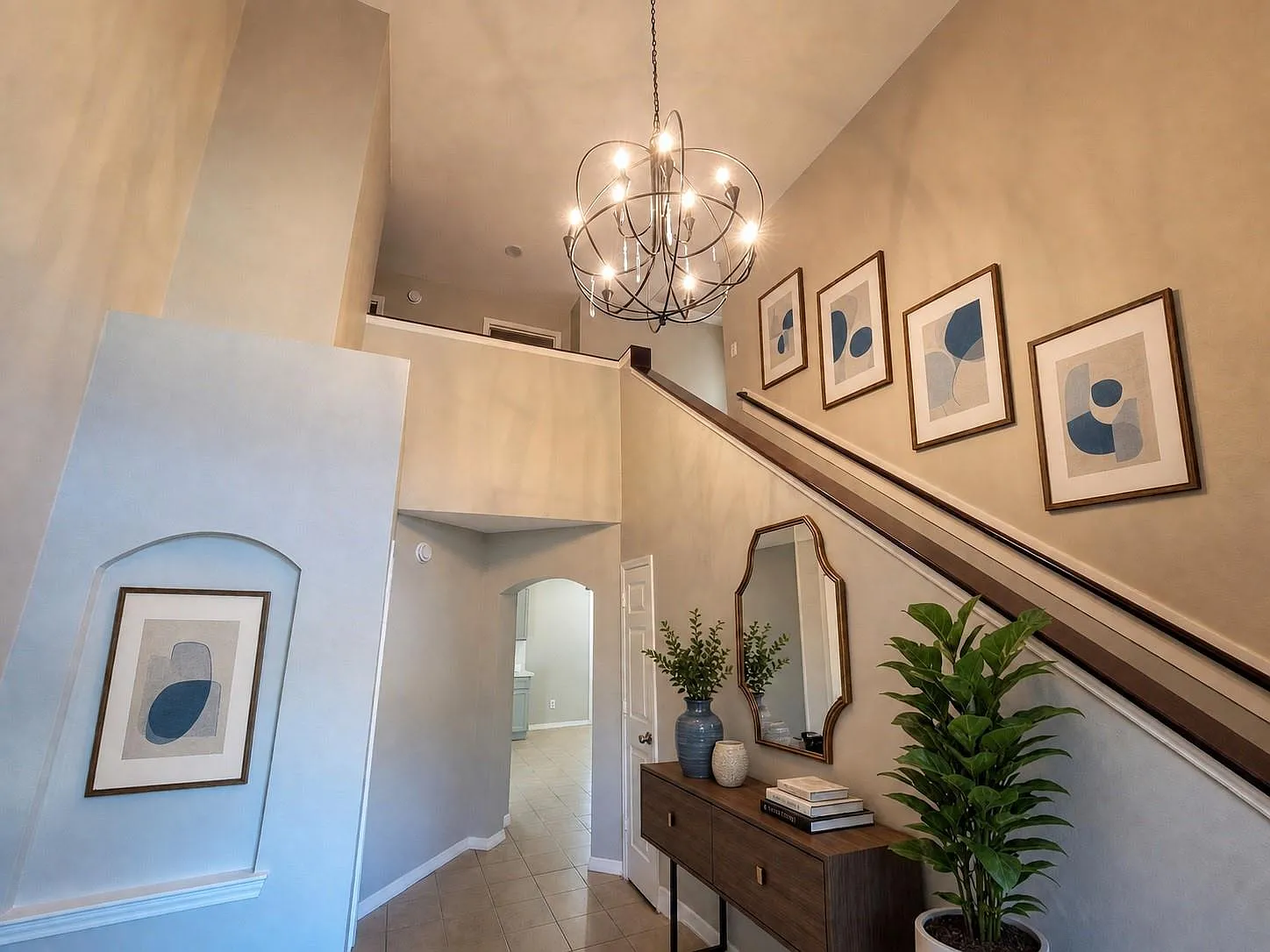 4 bed, 2.5 bath, 2642 sqft, $2,500 — Photo 3