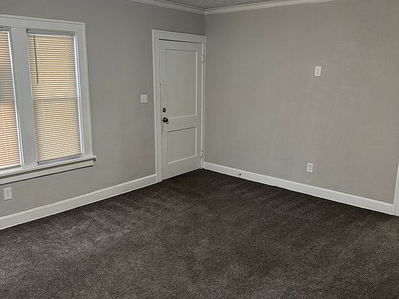 Downstair Unit Living room