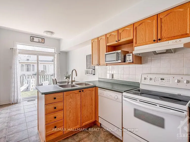 13 Upney Dr — Photo 9