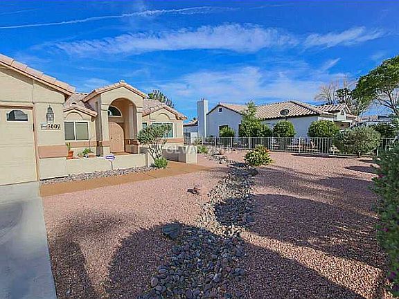 2nd image of 3609 N Torrey Pines Dr