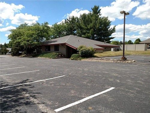 3rd image of 6911 Bridgewood Dr