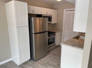 3271 W Charmwood Dr APT B, Pt Huron, MI 48060