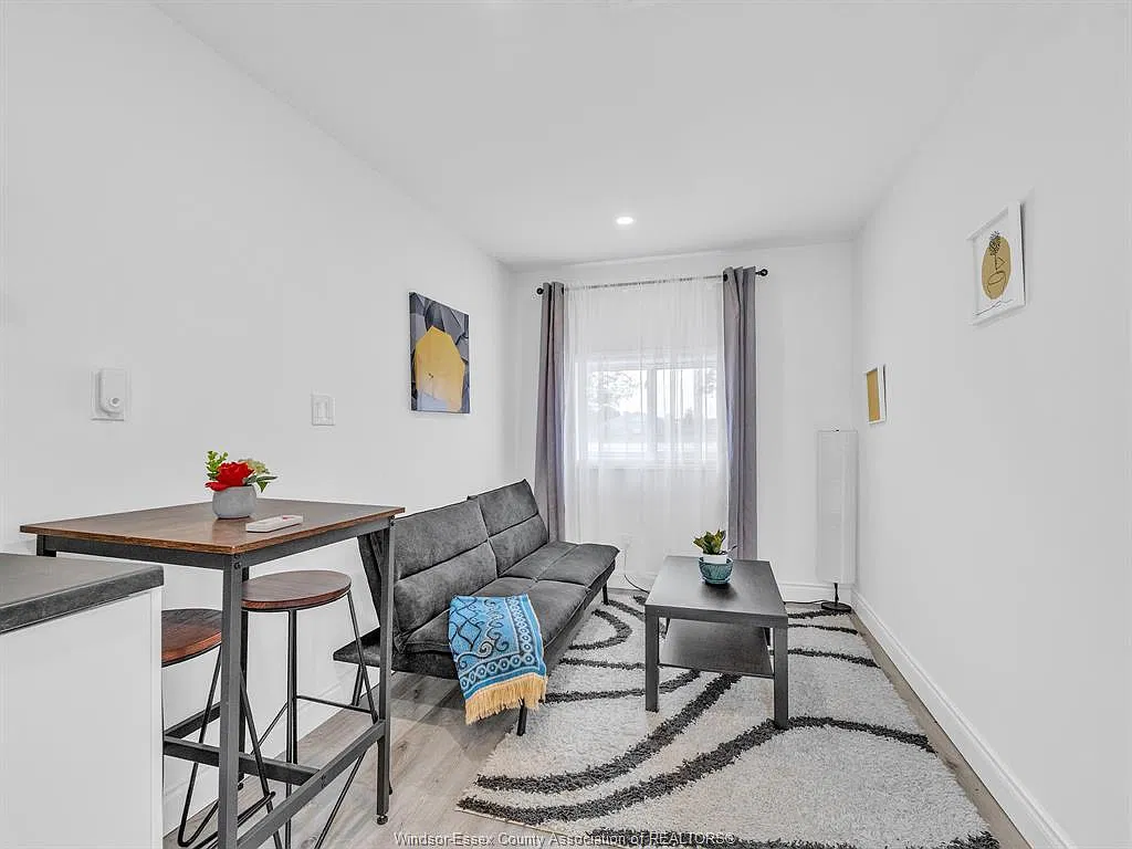 1 bed, $1,300 — Photo 3