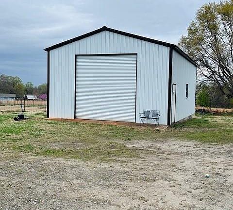 3rd image of 109 Lambs Grill Rd