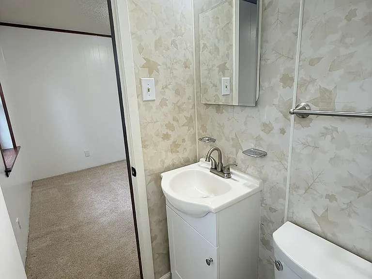 109 Davis Ln — Photo 14