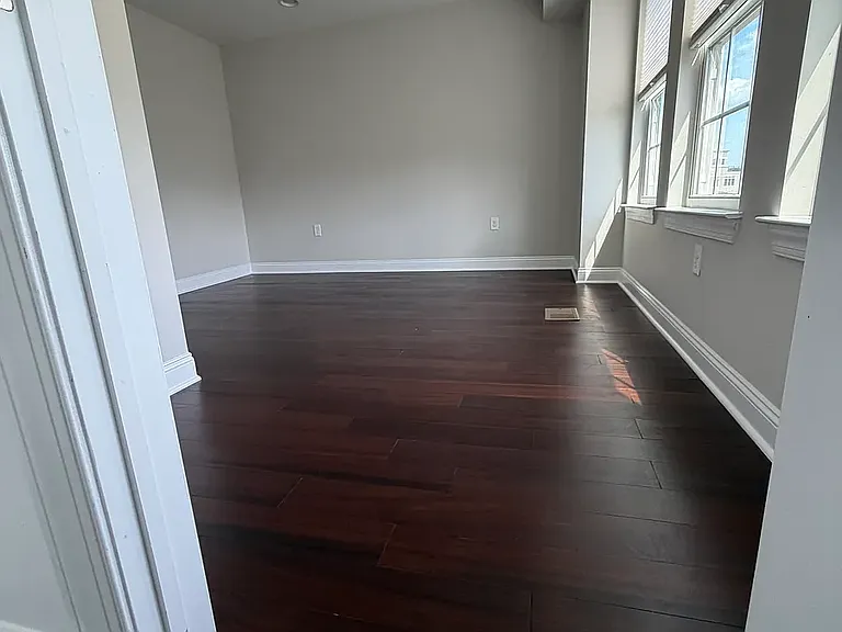 405 Monroe Ave — Photo 19
