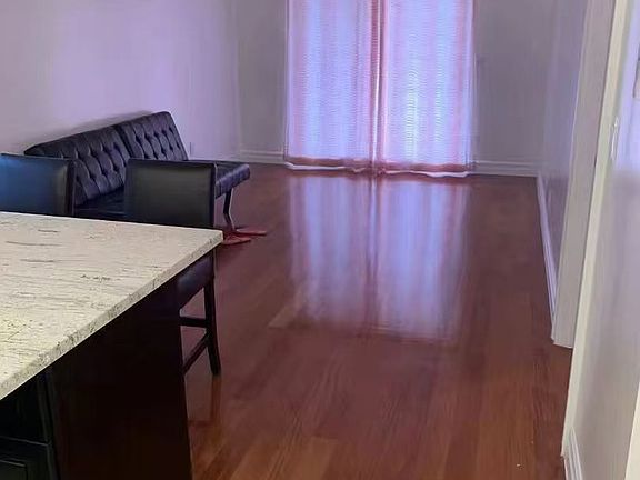 5th image of 13976 35th Ave APT 8A