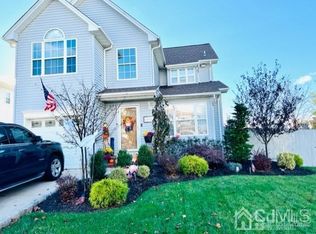 53 Tanbark Dr, Parlin, NJ
