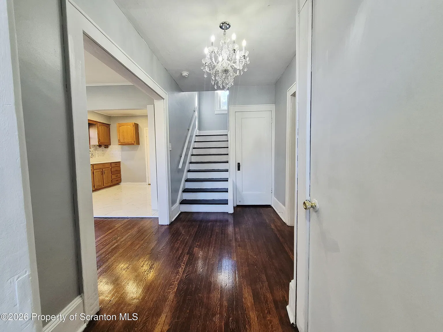 4 bed, 2.0 bath, 2315 sqft, $1,850 — Photo 3