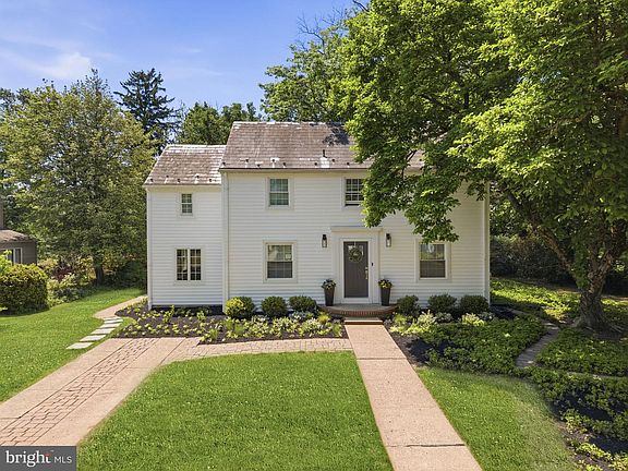 3rd image of 151 Gedney Rd