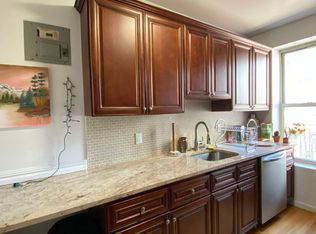 30-70 32nd St #4A, Astoria, NY 11102