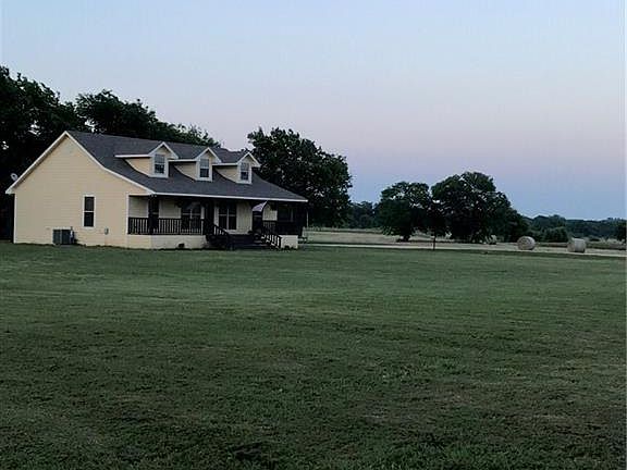 5th image of 295 Country Club Dr