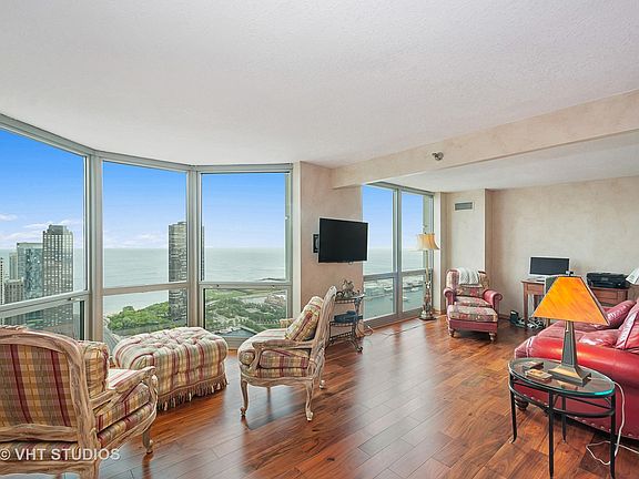 2nd image of 195 N Harbor Dr APT 5201