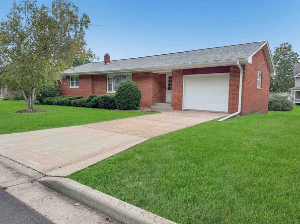 214 Bluff St, Cassville, WI 53806