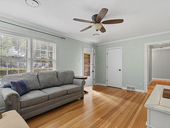 3rd image of 1627 Willey St