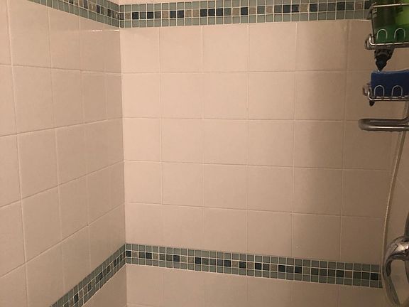 3rd image of 1967 Ascot Dr APT C