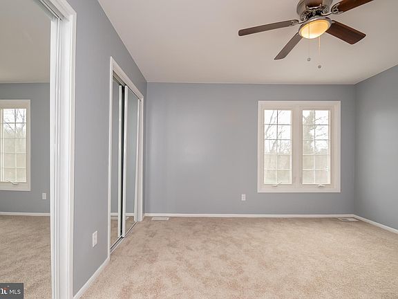 3rd image of 206 Lake Arrowhead Cir