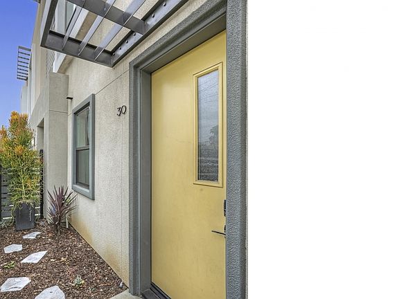 4th image of 3921 Eagle Rock Blvd Unit 30