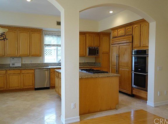 5th image of 1409 Elm Ave