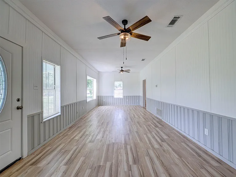 610 Linden St — Photo 18