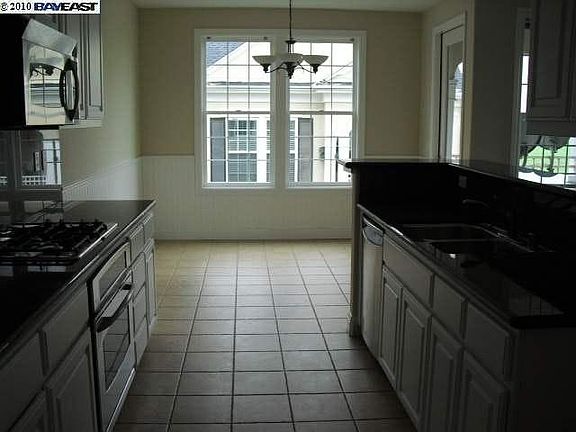 3rd image of 4555 Brannigan St
