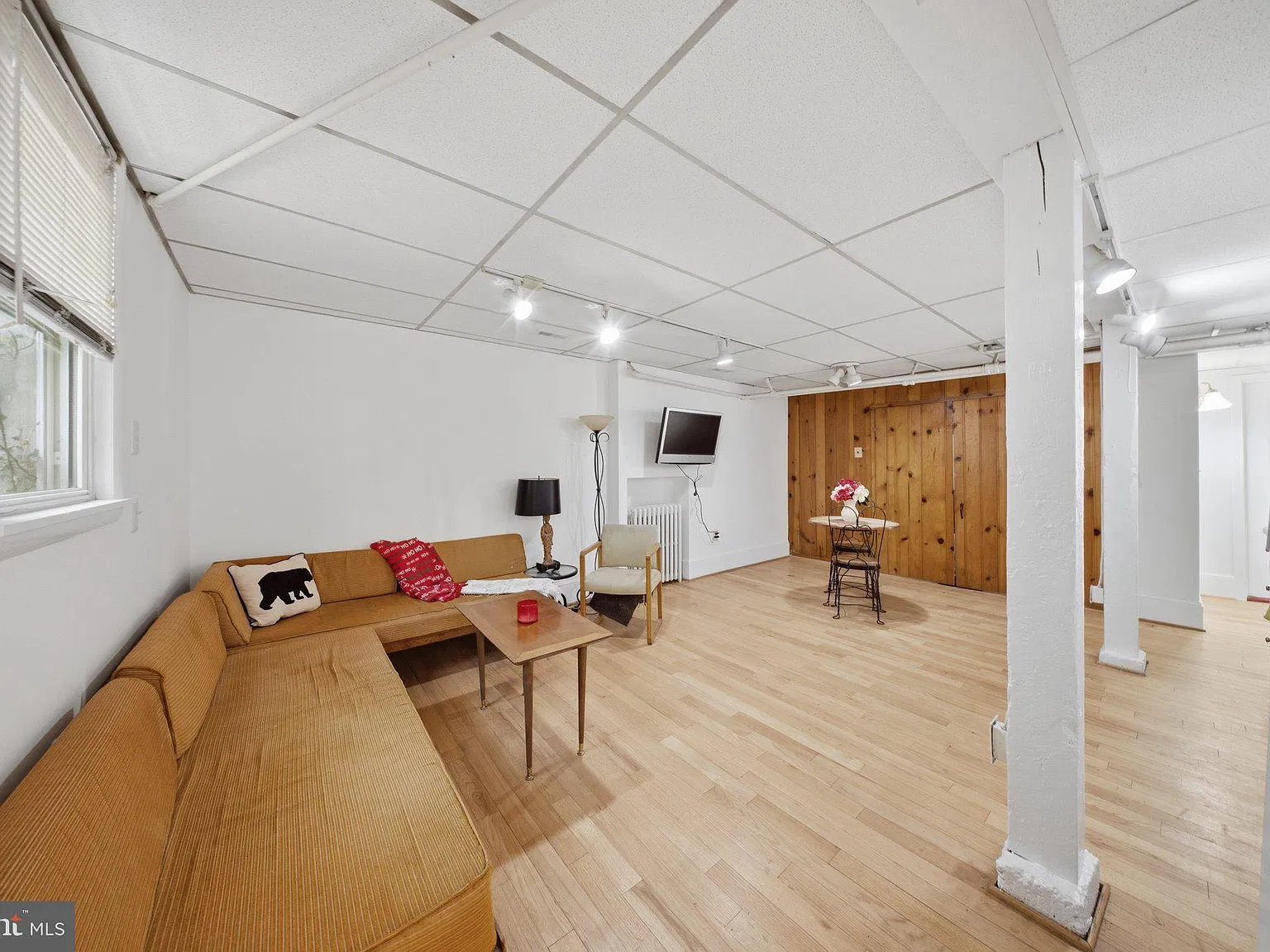 1 bed, 1.0 bath, 1010 sqft, $1,700 — Photo 2