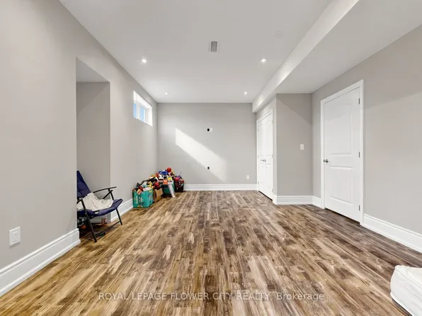 12 Paradise Valley Trl, King, ON L7B 0A5