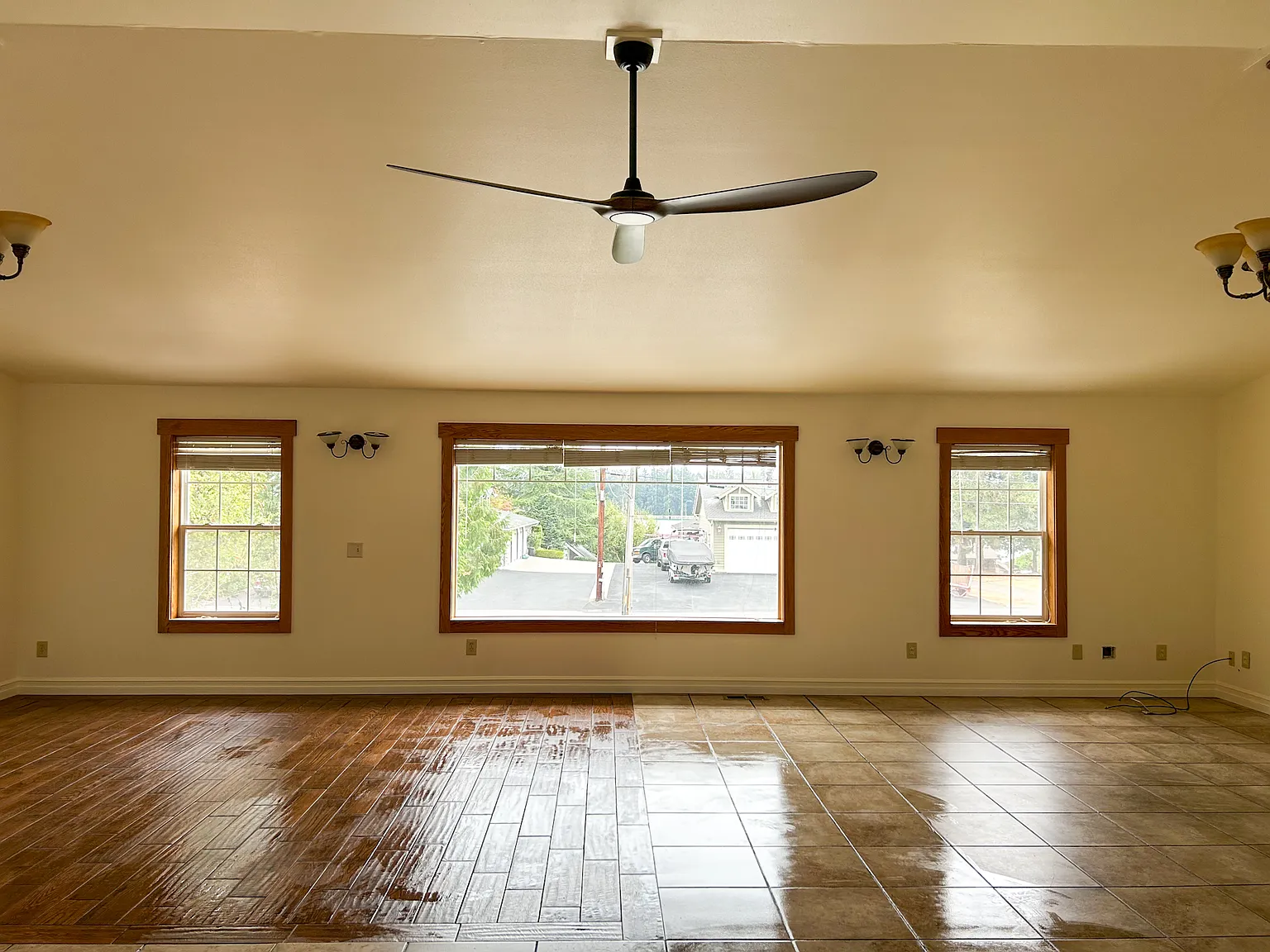 3 bed, 2500 sqft, $3,500 — Photo 3
