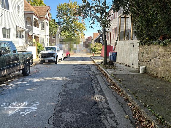 5th image of 157 Maxfield St