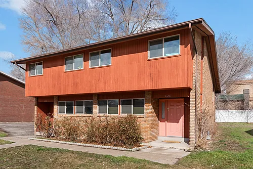 626 W 1975 N Photo 1