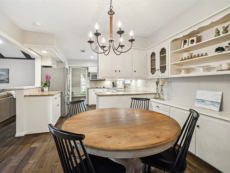 10714 Piping Rock Ln — Photo 24