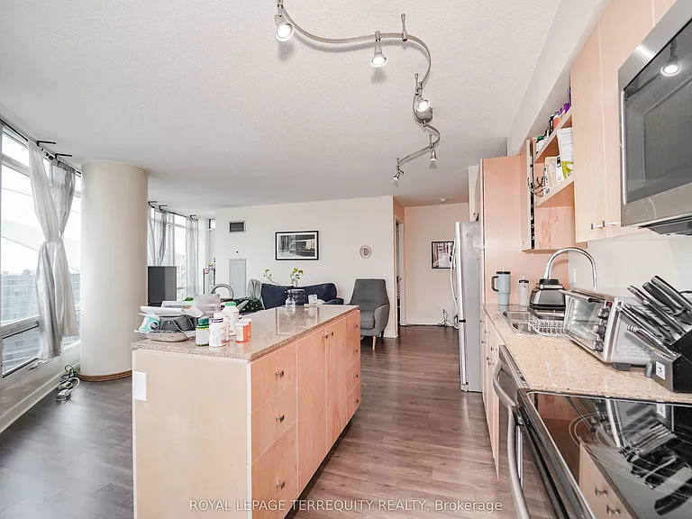 361 Front St W #1603 — Photo 11
