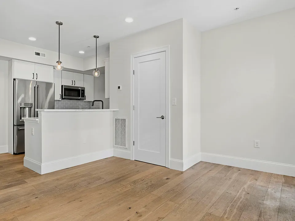 29-31 Ward St #302