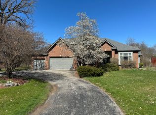 6S245 Hankes Rd, Aurora, IL 60506