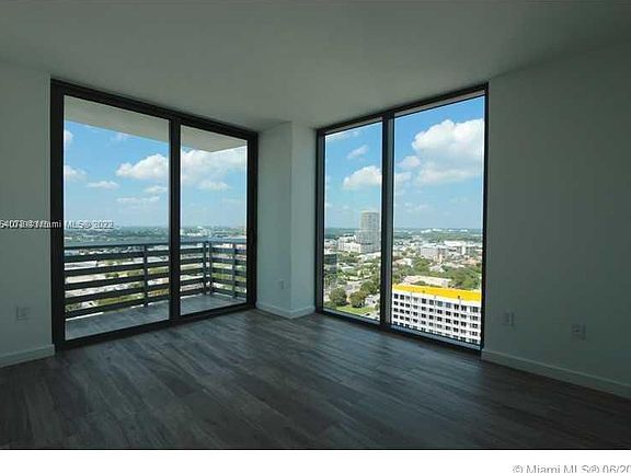 5th image of 460 NE 28th St APT 2301