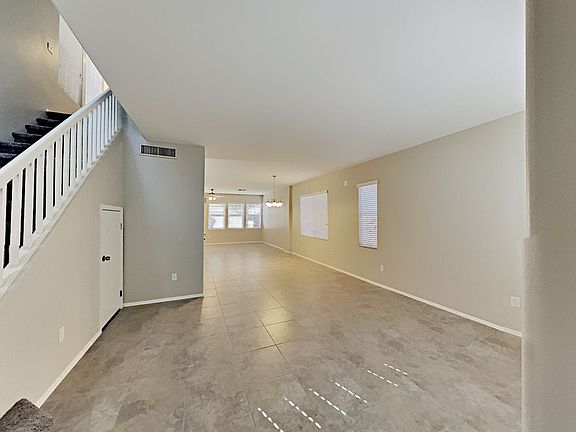 5th image of 2117 S Barrington