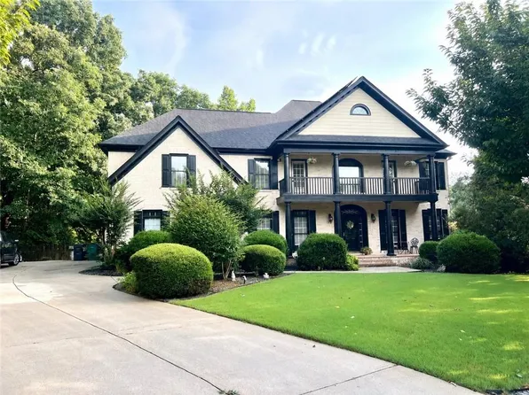 110 Ridge View Dr, Ball Ground, GA 30107