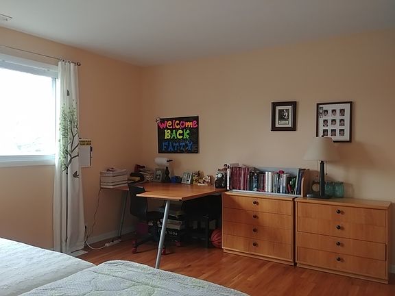 5th image of 1409 E Jane Ave