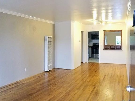 2nd image of 6506 La Jolla Blvd