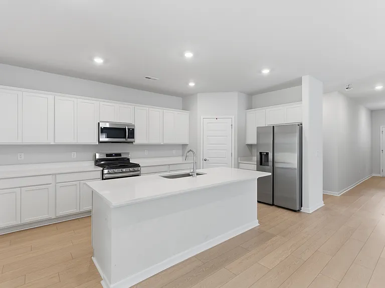 15007 Greenleaf Dr — Photo 10