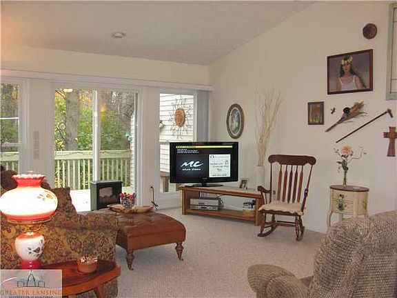 4th image of 950 Cherrywood Cir #37