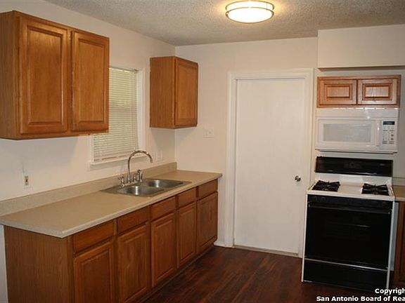 3rd image of 334 Cable Dr