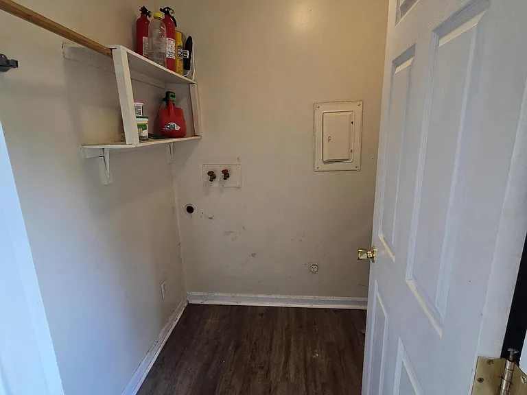 516 Anniston Dr — Photo 8