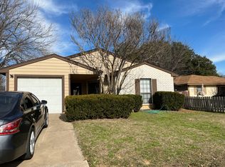 7021 Fallbrook Ct E, Fort Worth, TX 76120