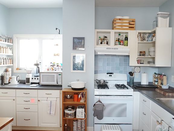 2nd image of 50 Bartlett St #1